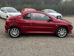 Rosso Usata 2004 Peugeot 206 CC Cabrio | 2990 € (Buon prezzo)