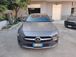 Grigio Usata 2020 Mercedes CLA200 Tre volumi | 23.000 € (Super prezzo)