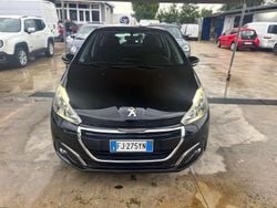 Nero Usata 2017 Peugeot 208 Allure Due volumi | 8199 € (Buon prezzo)