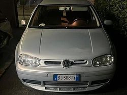 Grigio Usata 2000 VW Golf IV Tre volumi | 2800 € (Cara)