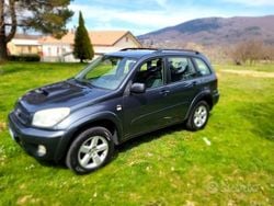 Grigio Usata 2005 Toyota RAV4 Sol SUV | 8500 € (Molto cara)