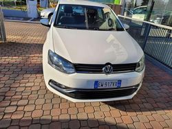 Bianco Usata 2014 VW Polo Comfortline Tre volumi | 7500 € (Buon prezzo)