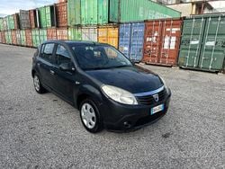 Grigio Usata 2010 Dacia Sandero Lauréate Tre volumi | 2990 € (Buon prezzo)
