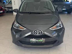 Grigio Usata 2019 Toyota Aygo Business Edition Due volumi | 11.499 € (Buon prezzo)