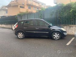 Käytetty 2005 Renault Scénic II Tila-auto | 1000 € (Supertarjous)