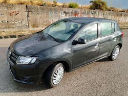 Nero Usata 2014 Dacia Sandero Lauréate Tre volumi | 3900 € (Buon prezzo)