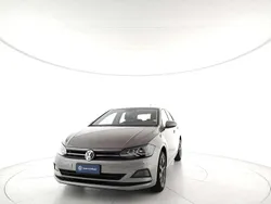 Grigio Usata 2018 VW Polo Comfortline Tre volumi | 13.500 € (Buon prezzo)