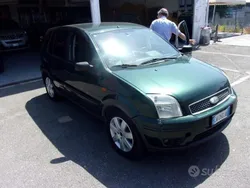 Verde Usata 2005 Ford Fusion Collection Tre volumi | 2100 € (Buon prezzo)