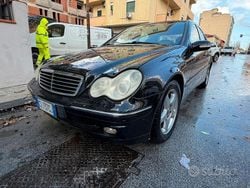 Nero Usata 2002 Mercedes C270 Avantgarde Due volumi | 3499 €