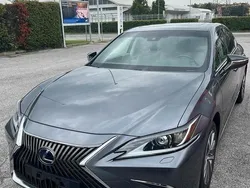 Grigio Usata 2021 Lexus ES300H Business Edition Tre volumi | 28.900 €