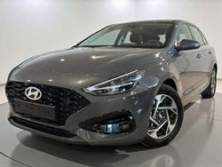 Pe2 Usata 2024 Hyundai i30 Tre volumi | 21.990 € (Buon prezzo)
