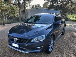 Usata 2016 Volvo V60 CC Momentum Station wagon | 12.000 € (Buon prezzo)