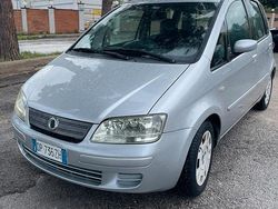 Grigio Usata 2008 Fiat Idea Monovolume | 3000 € (Buon prezzo)