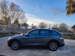 Grigio Usata 2022 Alfa Romeo Stelvio Super SUV | 14.950 € (Super prezzo)