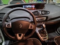 Bianco Usata 2012 Renault Scénic Monovolume | 7999 € (Molto cara)
