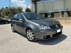 Grigio Usata 2008 VW Golf VI Tre volumi | 4490 € (Buon prezzo)