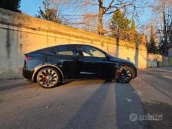 Nero Usata 2024 Tesla Model Y Performance SUV | 41.990 € (Ottimo prezzo)