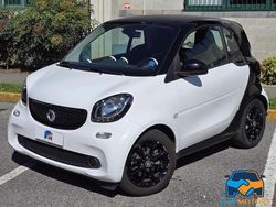 Bianco Usata 2015 Smart ForTwo Coupé Due volumi | 7390 € (Buon prezzo)