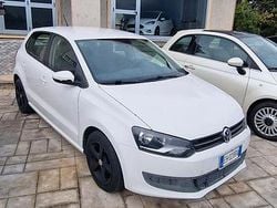 Bianco Usata 2011 VW Polo Comfortline Tre volumi | 6000 € (Buon prezzo)