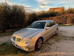 Usata 2004 Mercedes E220 Tre volumi | 2300 €