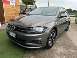Grigio Usata 2018 VW Polo Highline Tre volumi | 9700 € (Buon prezzo)
