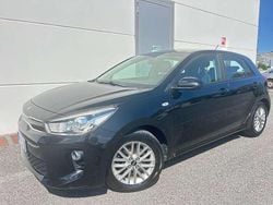 Nero Usata 2017 Kia Rio Active Tre volumi | 10.300 € (Buon prezzo)