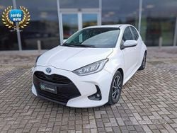 Bianco Usata 2022 Toyota Yaris Hybrid Trend Tre volumi | 18.800 € (Buon prezzo)