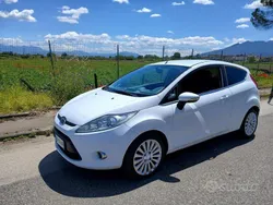 Bianco Usata 2009 Ford Fiesta Titanium Due volumi | 3400 € (Buon prezzo)