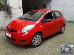 Rosso Usata 2009 Toyota Yaris Due volumi | 3900 € (Buon prezzo)