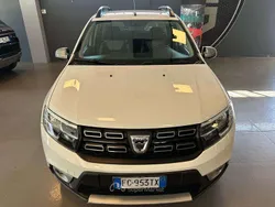 Bianco Usata 2016 Dacia Sandero Stepway Due volumi | 4990 € (Ottimo prezzo)