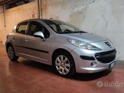 Grigio Usata 2006 Peugeot 207 Due volumi | 1999 € (Buon prezzo)