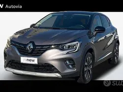 Grigio scuro Usata 2024 Renault Captur Techno SUV | 18.900 € (Buon prezzo)