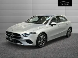 Grigio montagna Nuova 2025 Mercedes A180 Tre volumi | 38.300 € (Buon prezzo)