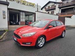 Rosso Usata 2016 Ford Focus Tre volumi | 5900 € (Ottimo prezzo)