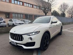 Bianco Usata 2021 Maserati Levante SUV | 39.500 € (Buon prezzo)