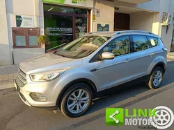 Argento Usata 2018 Ford Kuga S SUV | 13.499 € (Buon prezzo)