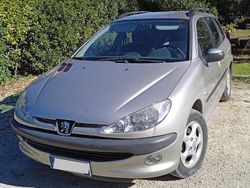 Grigio Usata 2003 Peugeot 206 Station wagon | 750 € (Buon prezzo)