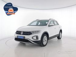 Pure white Usata 2023 VW T-Roc Life SUV | 20.700 € (Buon prezzo)