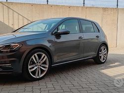 Grigio Usata 2017 VW Golf VII Executive Tre volumi | 20.000 € (Molto cara)
