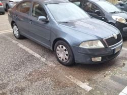 Usata 2006 Skoda Octavia Ambiente Tre volumi | 1400 € (Ottimo prezzo)