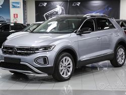 Pyrit silver Nuova 2025 VW T-Roc Style SUV | 32.500 € (Cara)