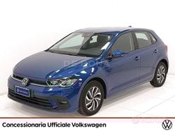 Reef blue metalizzato Usata 2024 VW Polo Life Tre volumi | 18.800 € (Ottimo prezzo)