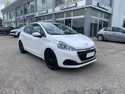 Bianco Usata 2015 Peugeot 208 Due volumi | 7200 € (Buon prezzo)