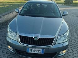 Grigio Usata 2012 Skoda Octavia Tre volumi | 5999 € (Buon prezzo)