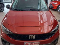 Arancione(met.) Usata 2022 Fiat Tipo Cross Tre volumi | 13.490 € (Buon prezzo)