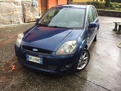 Blu Usata 2008 Ford Fiesta Tre volumi | 2600 € (Cara)