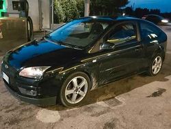 Nero Usata 2006 Ford Focus Tre volumi | 2000 € (Buon prezzo)