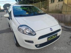Bianco Usata 2015 Fiat Punto Lounge Tre volumi | 4199 € (Buon prezzo)