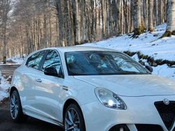 Usata 2011 Alfa Romeo Giulietta Due volumi | 5800 € (Buon prezzo)