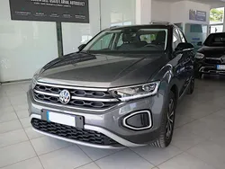 Grigio Nuova 2024 VW T-Roc Style SUV | 25.900 € (Buon prezzo)